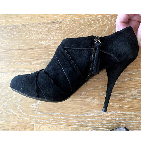 Miu Miu Black Suede Ankle boots with leather trim used - Picture 6 of 15